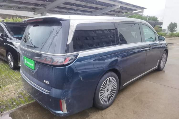 Used VOYAH Dream 2025 PHEV Four-Wheel-Drive Flagship Kunpeng Edition Rear Right 45 Deg