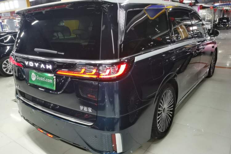 Used VOYAH Dream 2025 PHEV Four-Wheel-Drive Flagship Version – Qiankun Edition Rear Right 45 Deg