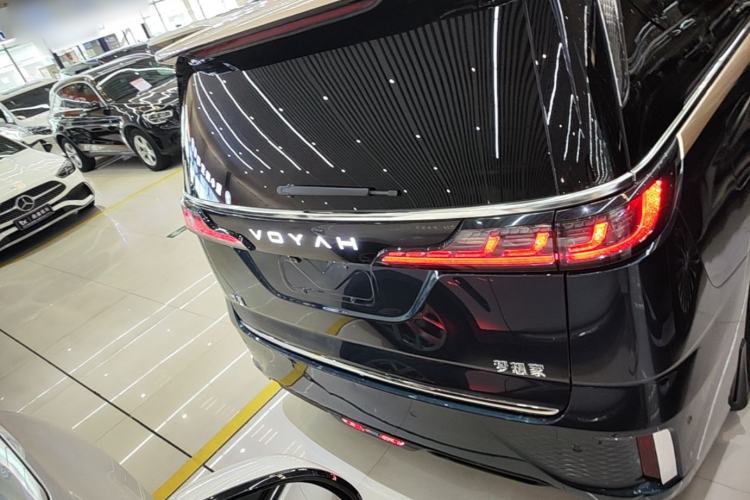 Used VOYAH Dream 2025 PHEV Four-Wheel-Drive Flagship Kunpeng Edition Rear