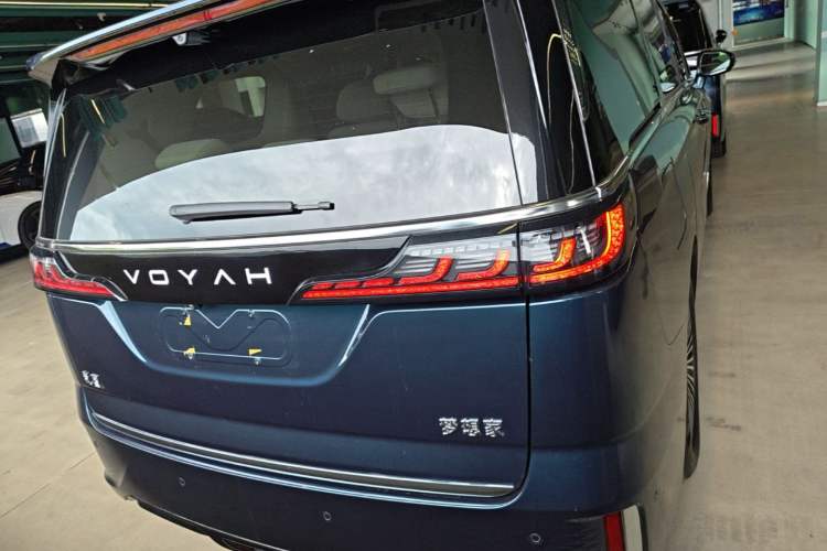 Used VOYAH Dream 2025 PHEV Four-Wheel Drive Prestige Kunpeng Edition Rear