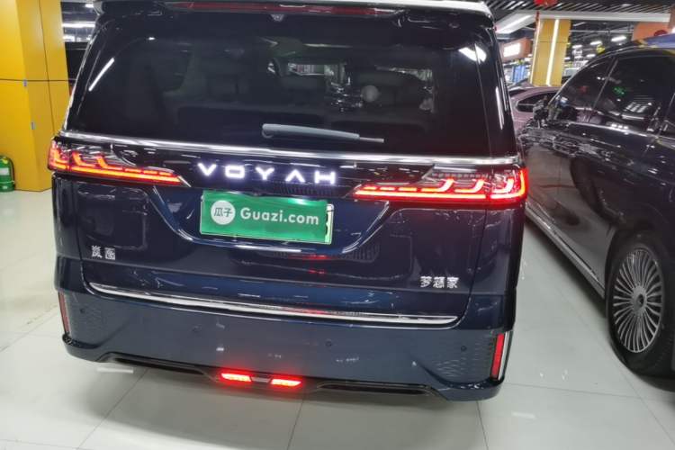Used VOYAH Dream 2025 PHEV Four-Wheel-Drive Flagship Version – Qiankun Edition Rear