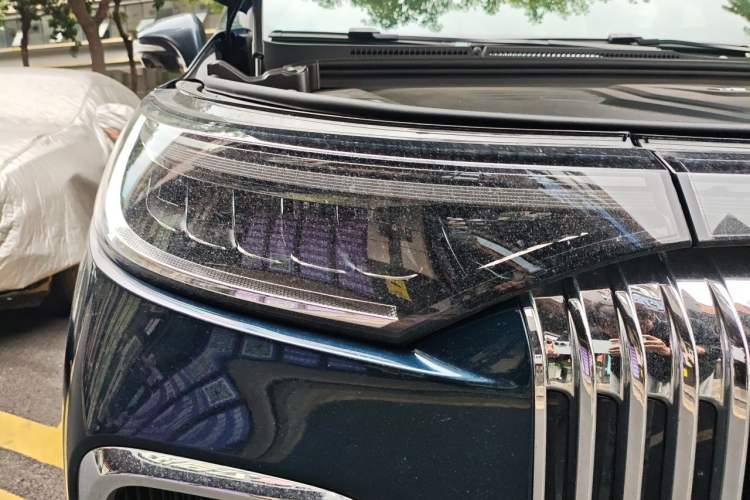 Used VOYAH Dream 2025 PHEV Four-Wheel Drive Excellence Kunpeng Edition Right Front Headlight