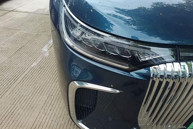 Used VOYAH Dream 2025 PHEV Four-Wheel-Drive Flagship Kunpeng Edition Right Front Headlight