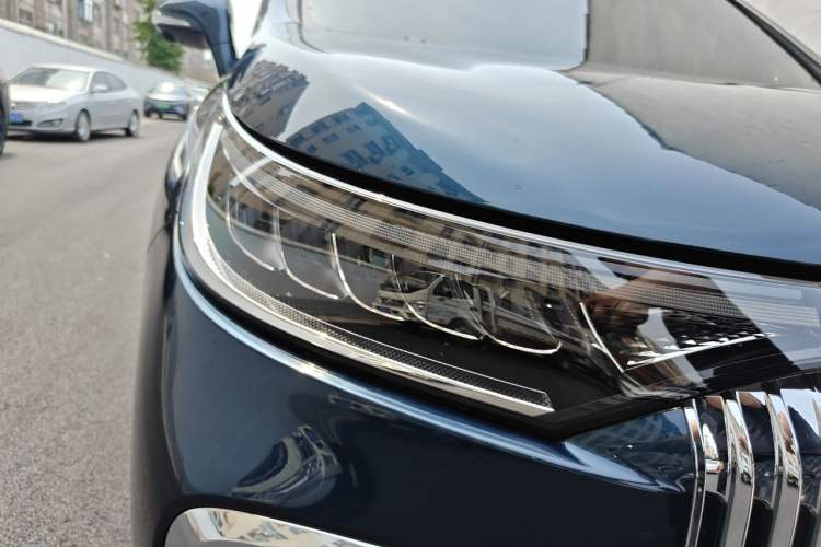 Used VOYAH Dream 2025 PHEV Four-Wheel Drive Excellence Kunpeng Edition Right Front Headlight