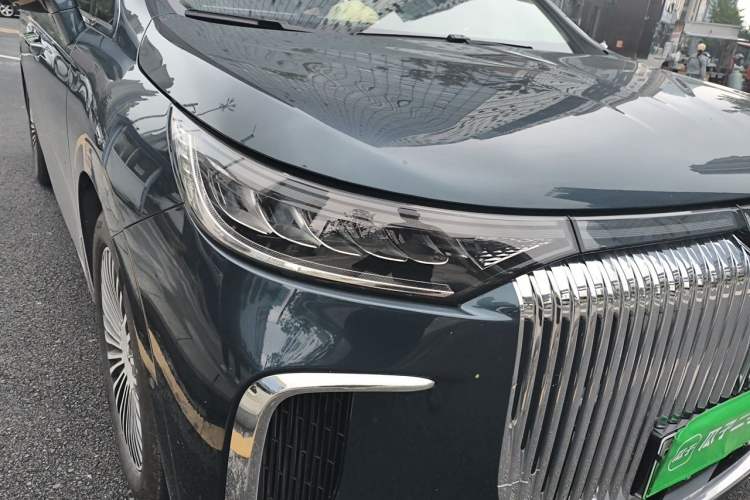 Used VOYAH Dream 2025 PHEV Four-Wheel-Drive Flagship Kunpeng Edition Right Front Headlight