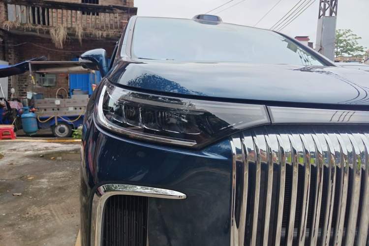 Used VOYAH Dream 2025 PHEV Four-Wheel-Drive Flagship Version – Qiankun Edition Right Front Headlight