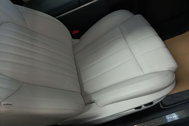 Used VOYAH Dream 2025 PHEV Four-Wheel-Drive Flagship Kunpeng Edition Right Front Seat