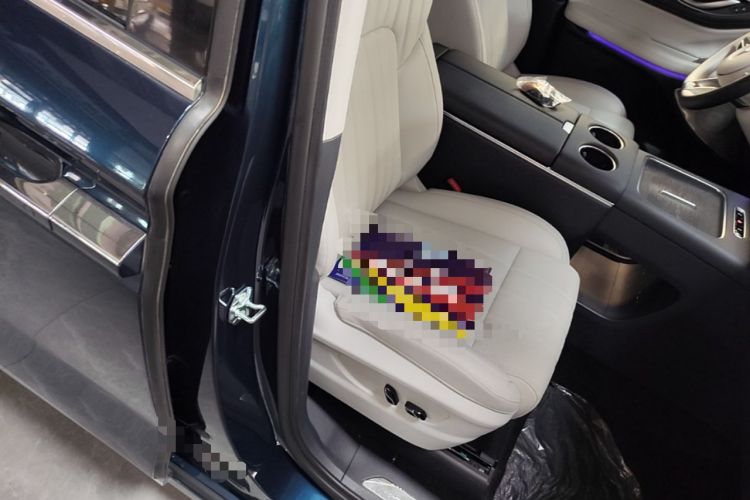 Used VOYAH Dream 2025 PHEV Four-Wheel-Drive Flagship Kunpeng Edition Right Front Seat