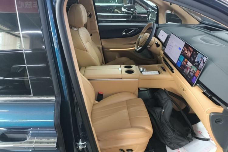 Used VOYAH Dream 2025 PHEV Four-Wheel-Drive Flagship Kunpeng Edition Right Front Seat