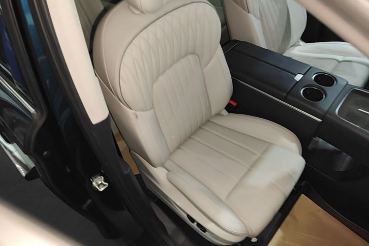Used VOYAH Dream 2025 PHEV Four-Wheel-Drive Flagship Kunpeng Edition Right Front Seat