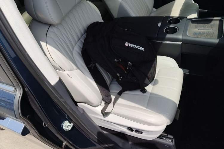 Used VOYAH Dream 2025 PHEV Four-Wheel-Drive Flagship Kunpeng Edition Right Front Seat