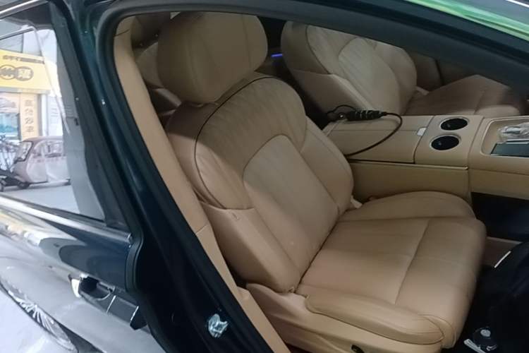 Used VOYAH Dream 2025 PHEV Four-Wheel-Drive Flagship Kunpeng Edition Right Front Seat