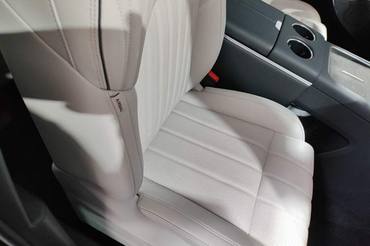 Used VOYAH Dream 2025 PHEV Four-Wheel-Drive Flagship Kunpeng Edition Right Front Seat
