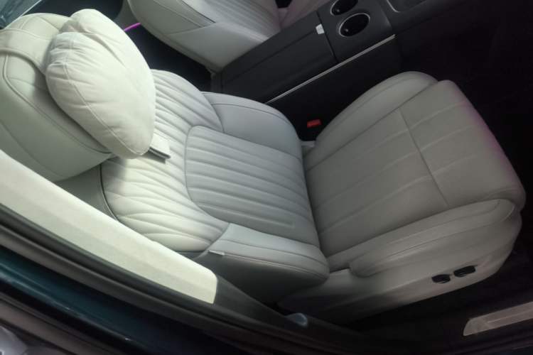 Used VOYAH Dream 2025 PHEV Four-Wheel-Drive Flagship Version – Qiankun Edition Right Front Seat