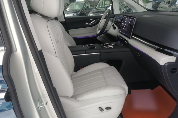 Used VOYAH Dream 2025 PHEV Four-Wheel-Drive Flagship Version – Qiankun Edition Right Front Seat