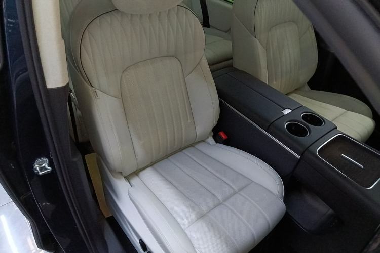 Used VOYAH Dream 2025 PHEV Four-Wheel-Drive Flagship Kunpeng Edition Right Front Seat