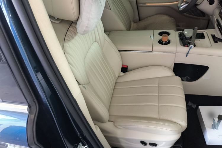 Used VOYAH Dream 2025 PHEV Four-Wheel-Drive Flagship Kunpeng Edition Right Front Seat