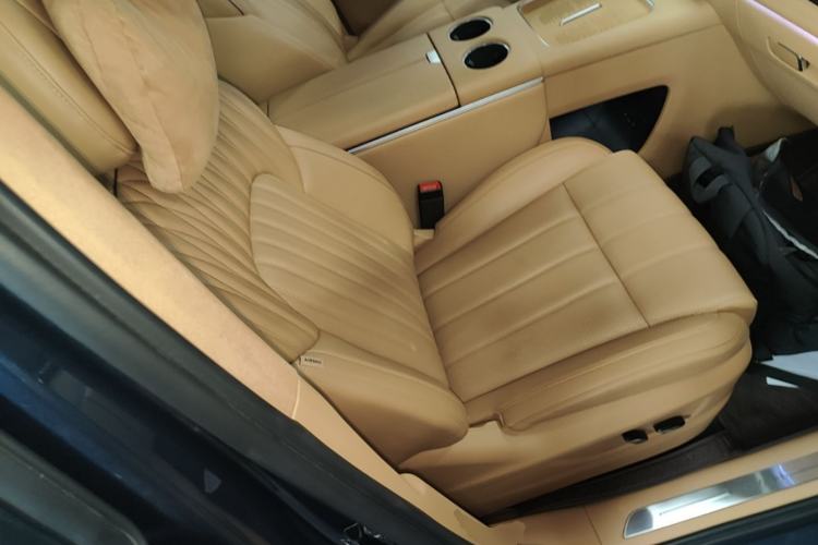 Used VOYAH Dream 2025 PHEV Four-Wheel-Drive Flagship Kunpeng Edition Right Front Seat