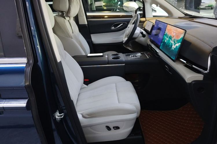 Used VOYAH Dream 2025 PHEV Four-Wheel-Drive Flagship Kunpeng Edition Right Front Seat