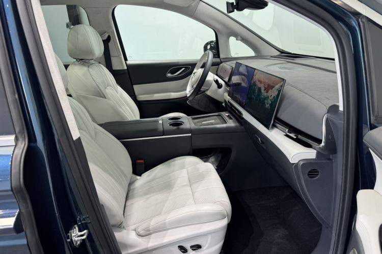Used VOYAH Dream 2025 PHEV Four-Wheel-Drive Flagship Kunpeng Edition Right Front Seat