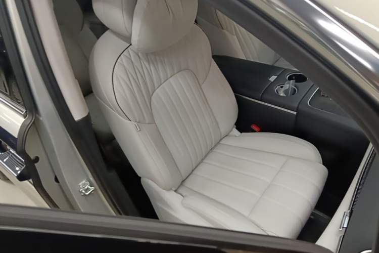 Used VOYAH Dream 2025 PHEV Four-Wheel-Drive Flagship Version – Qiankun Edition Right Front Seat