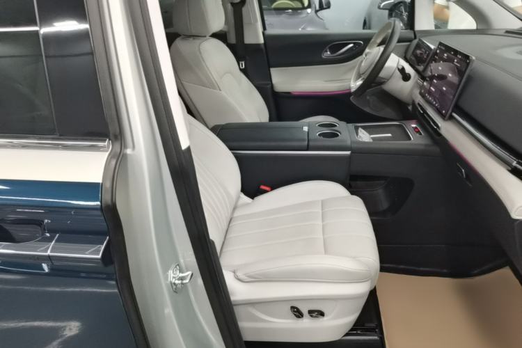 Used VOYAH Dream 2025 PHEV Four-Wheel-Drive Flagship Version – Qiankun Edition Right Front Seat