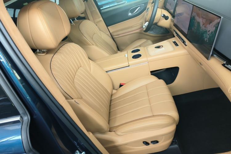 Used VOYAH Dream 2025 PHEV Four-Wheel-Drive Flagship Kunpeng Edition Right Front Seat