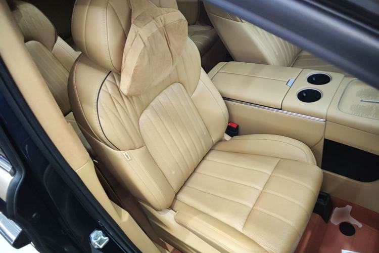 Used VOYAH Dream 2025 PHEV Four-Wheel-Drive Flagship Kunpeng Edition Right Front Seat
