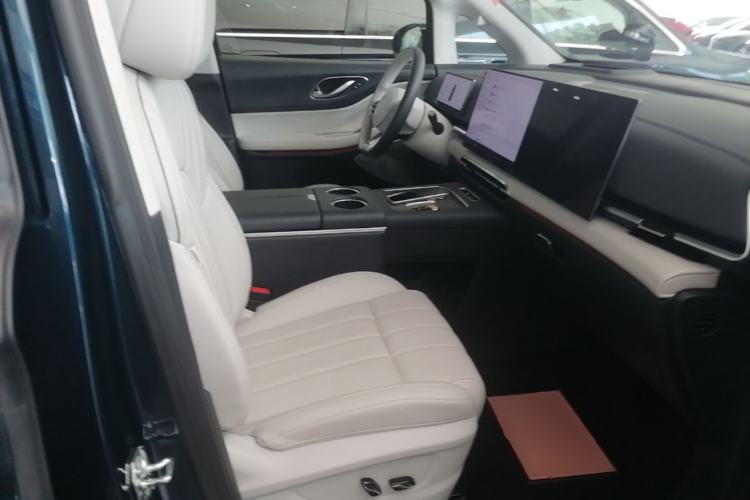 Used VOYAH Dream 2025 PHEV Four-Wheel-Drive Flagship Kunpeng Edition Right Front Seat