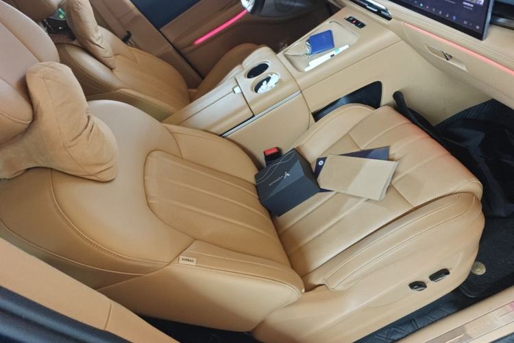 Used VOYAH Dream 2025 PHEV Four-Wheel Drive Prestige Kunpeng Edition Right Front Seat