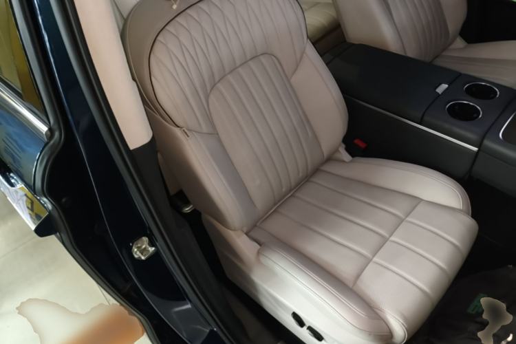 Used VOYAH Dream 2025 PHEV Four-Wheel-Drive Flagship Kunpeng Edition Right Front Seat