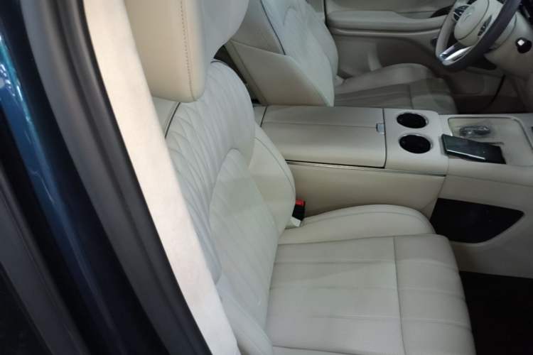 Used VOYAH Dream 2025 PHEV Four-Wheel-Drive Flagship Kunpeng Edition Right Front Seat