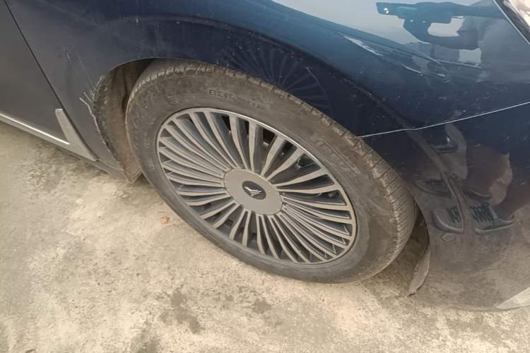 Used VOYAH Dream 2025 PHEV Four-Wheel-Drive Flagship Kunpeng Edition Right Front Wheel Hub
