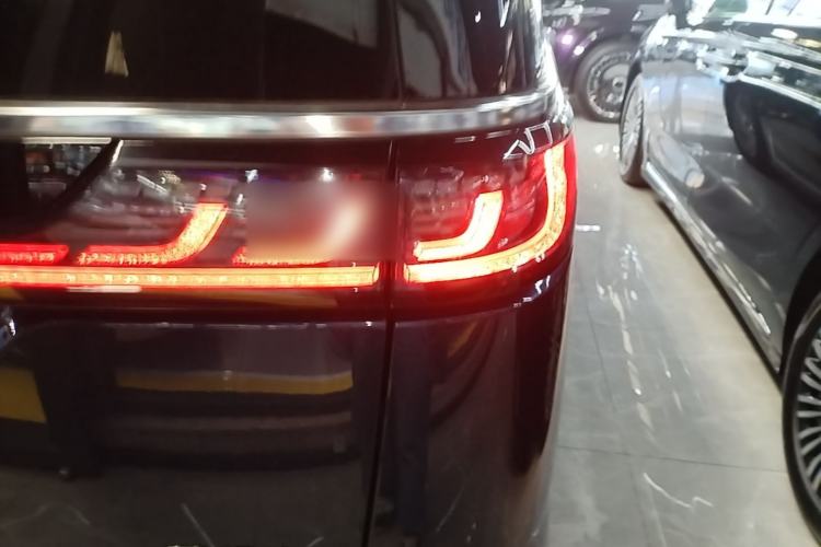 Used VOYAH Dream 2025 PHEV Four-Wheel-Drive Flagship Kunpeng Edition Right Rear Taillight