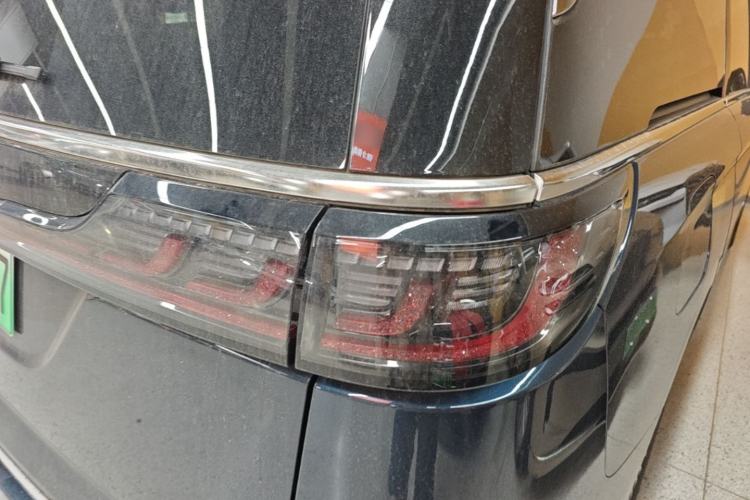 Used VOYAH Dream 2025 PHEV Four-Wheel Drive Prestige Kunpeng Edition Right Rear Taillight