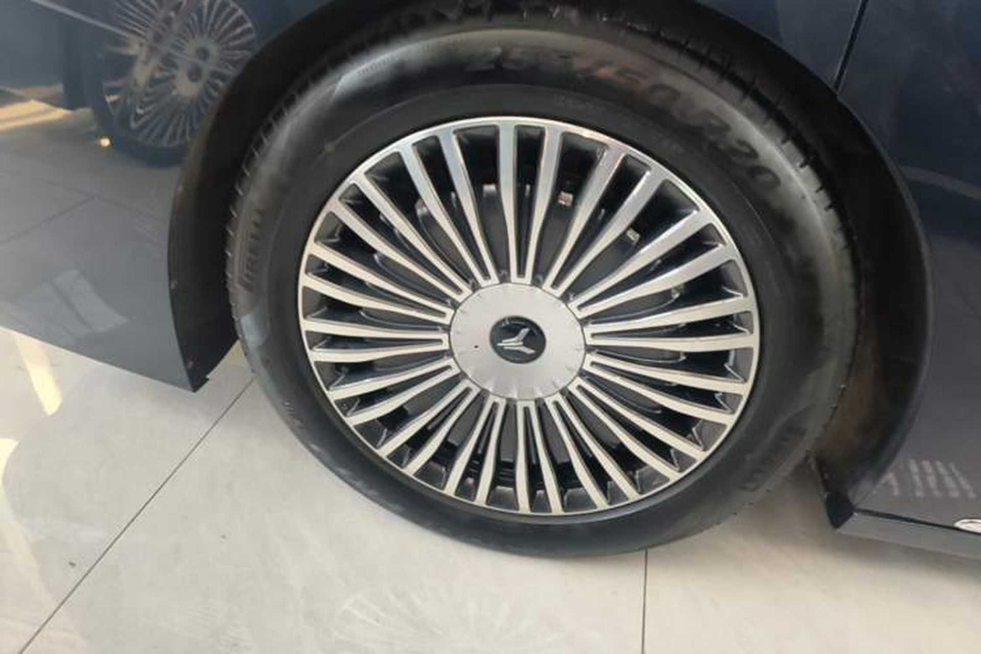 Used VOYAH Dream 2025 PHEV Four-Wheel-Drive Flagship Kunpeng Edition Right Rear Wheel Hub