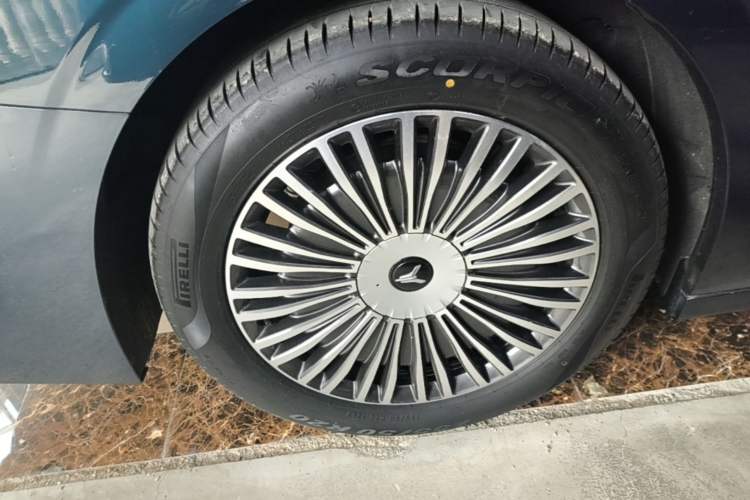 Used VOYAH Dream 2025 PHEV Four-Wheel-Drive Flagship Kunpeng Edition Right Rear Wheel Hub