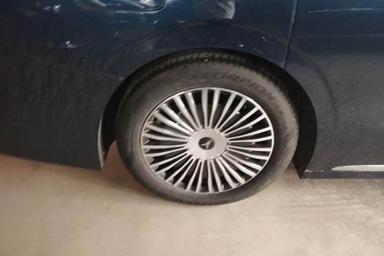 Used VOYAH Dream 2025 PHEV Four-Wheel-Drive Flagship Kunpeng Edition Right Rear Wheel Hub