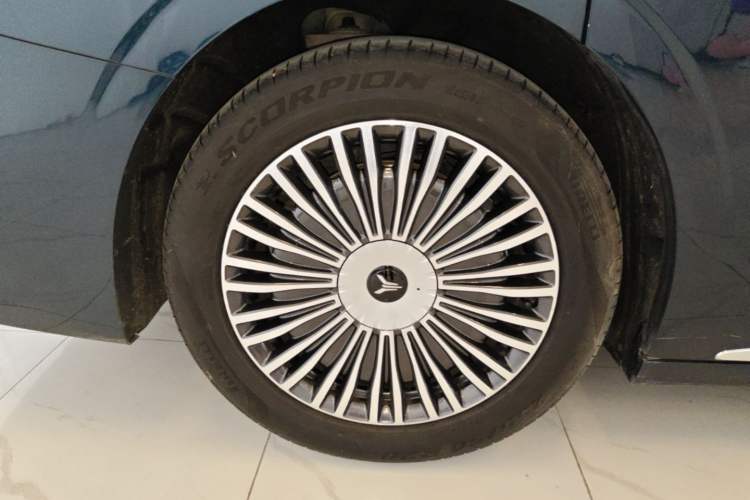 Used VOYAH Dream 2025 PHEV Four-Wheel-Drive Flagship Kunpeng Edition Right Rear Wheel Hub