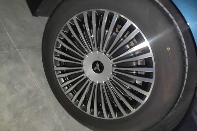 Used VOYAH Dream 2025 PHEV Four-Wheel-Drive Flagship Kunpeng Edition Right Rear Wheel Hub