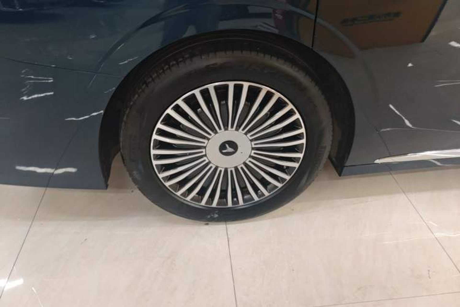Used VOYAH Dream 2025 PHEV Four-Wheel-Drive Flagship Kunpeng Edition Right Rear Wheel Hub