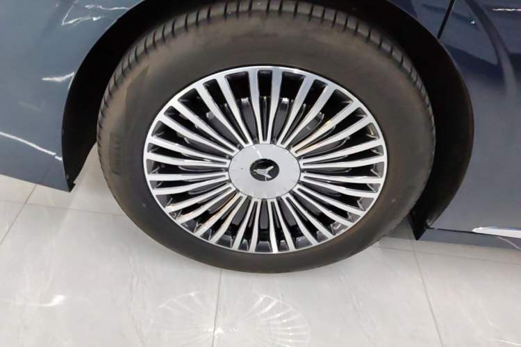 Used VOYAH Dream 2025 PHEV Four-Wheel-Drive Flagship Kunpeng Edition Right Rear Wheel Hub