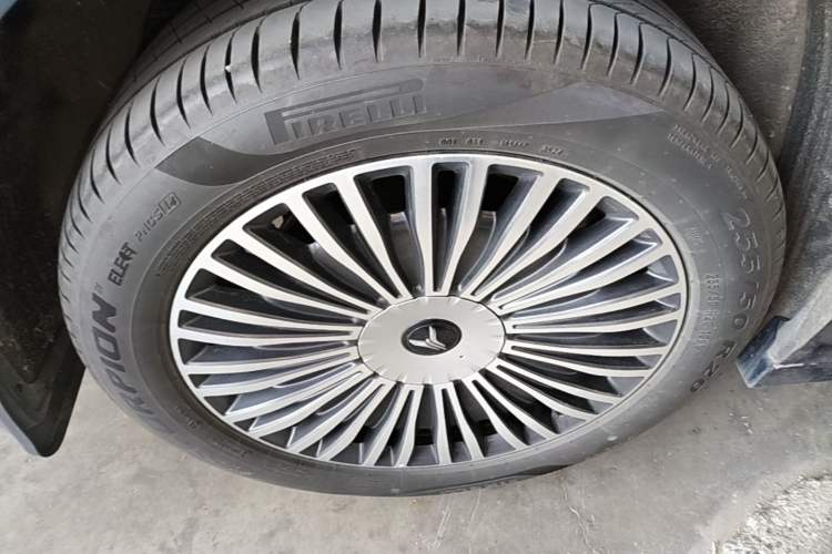 Used VOYAH Dream 2025 PHEV Four-Wheel-Drive Flagship Kunpeng Edition Right Rear Wheel Hub