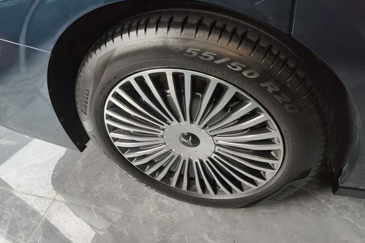 Used VOYAH Dream 2025 PHEV Four-Wheel-Drive Flagship Kunpeng Edition Right Rear Wheel Hub