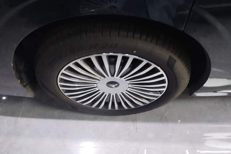 Used VOYAH Dream 2025 PHEV Four-Wheel-Drive Flagship Kunpeng Edition Right Rear Wheel Hub