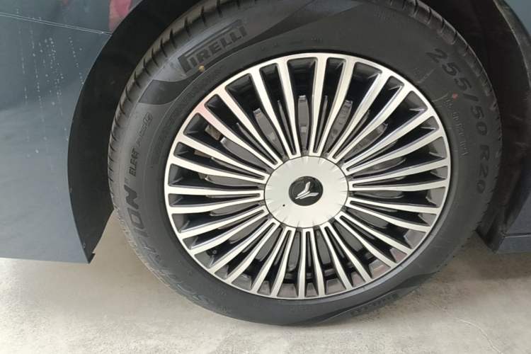 Used VOYAH Dream 2025 PHEV Four-Wheel-Drive Flagship Kunpeng Edition Right Rear Wheel Hub