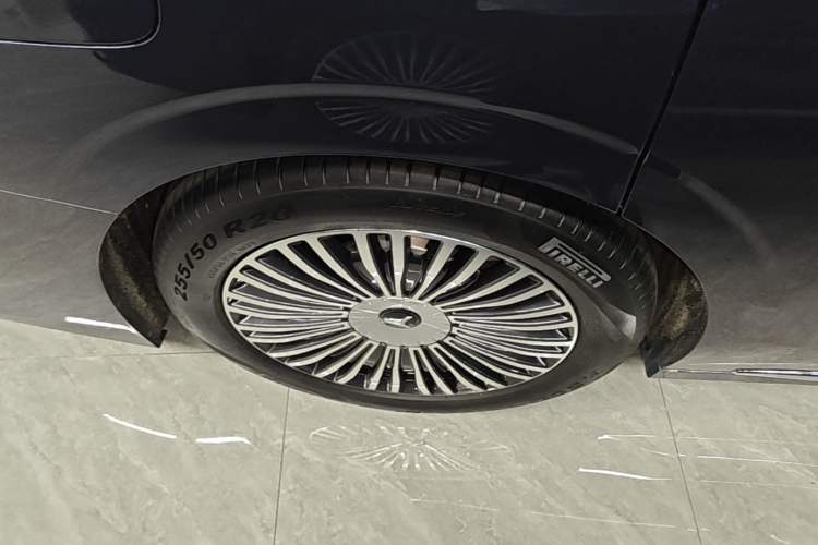 Used VOYAH Dream 2025 PHEV Four-Wheel-Drive Flagship Kunpeng Edition Right Rear Wheel Hub