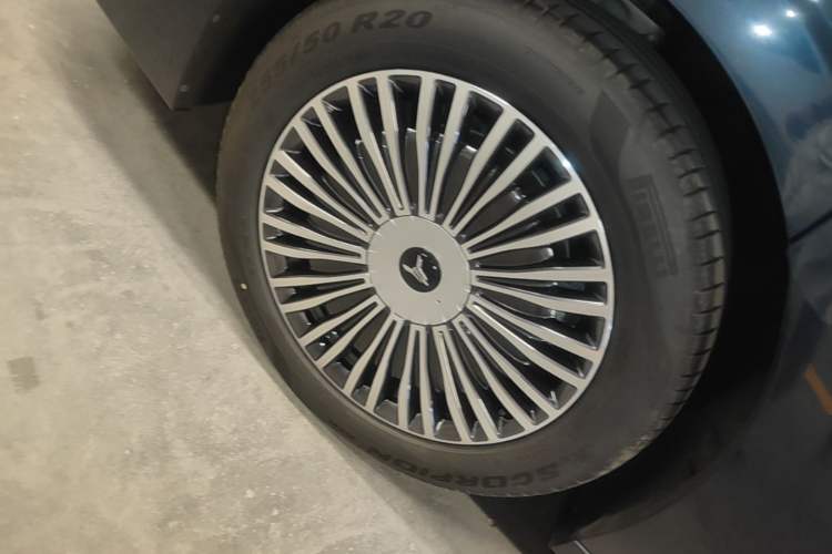 Used VOYAH Dream 2025 PHEV Four-Wheel-Drive Flagship Kunpeng Edition Right Rear Wheel Hub