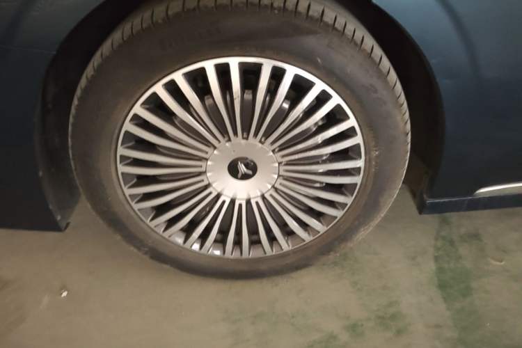 Used VOYAH Dream 2025 PHEV Four-Wheel-Drive Flagship Kunpeng Edition Right Rear Wheel Hub