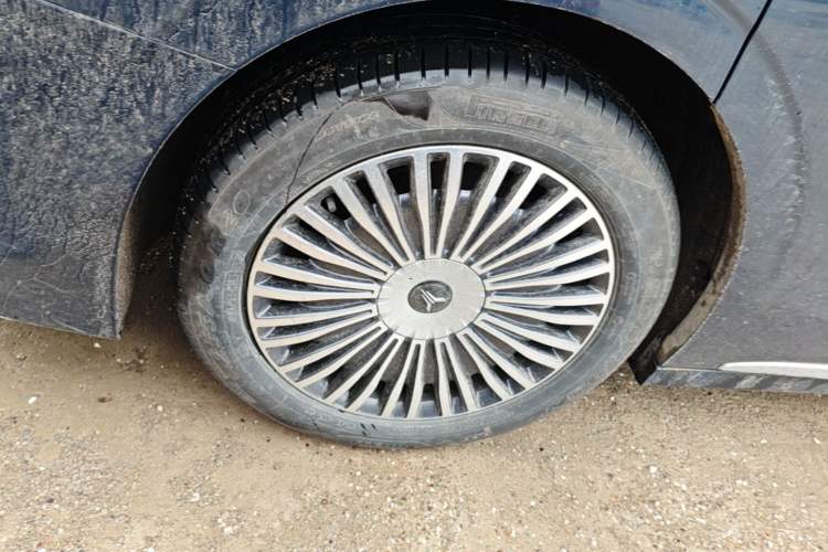 Used VOYAH Dream 2025 PHEV Four-Wheel Drive Prestige Kunpeng Edition Right Rear Wheel Hub